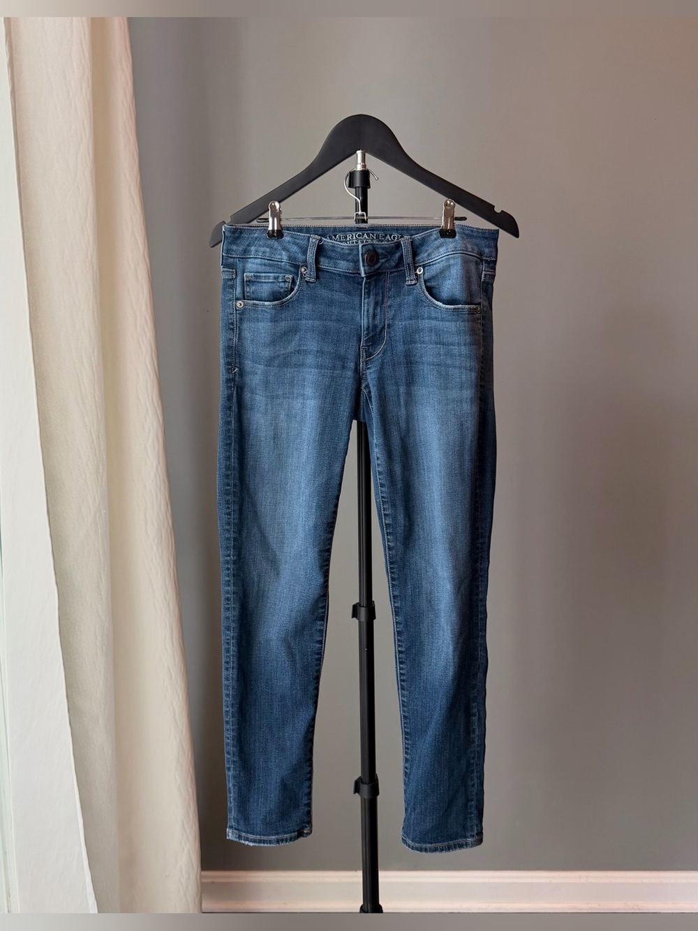 American Eagle Super Stretch Mid Rise Skinny Jeans Blue Medium Wash Pockets 4